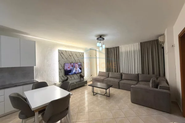 Shtepi me qera 2+1 ne Tirane - 900 Euro