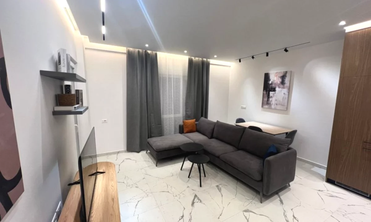 Shtepi me qera Apartament ne Tirane, 1+1, Mobilimi E mobiluar, Pagesa 800  Euro.