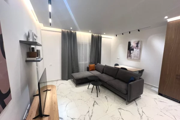 Jepet Me Qera , Apartament 1+1 ,Zogu i Zi ,Tirane