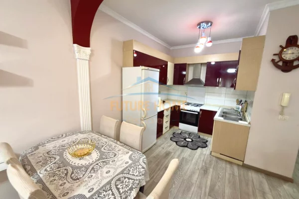 Shtepi me qera Apartament ne Tirane, 1+1, Mobilimi E mobiluar, Pagesa 600  Euro.