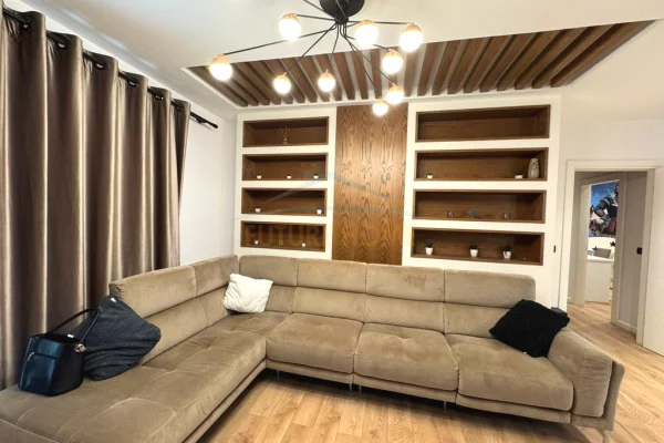 Shtepi me qera 3+1 ne Tirane - 1,500 Euro