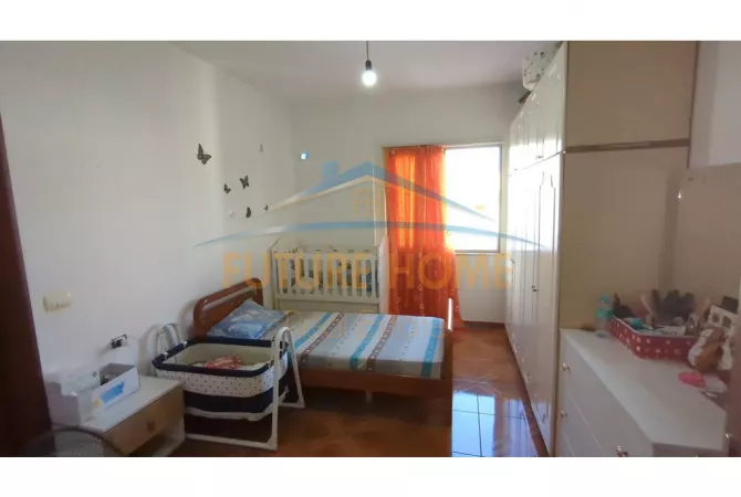 Shtepi me qera Apartament ne Tirane, 2+1, Mobilimi Pjeserisht e mobiluar, Pagesa 450  Euro.