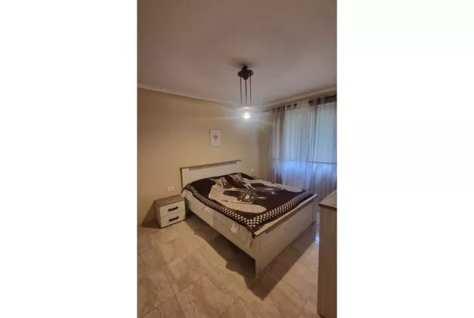 Shtepi me qera Apartament ne Tirane, 2+1, Mobilimi Pjeserisht e mobiluar, Pagesa 600  Euro.
