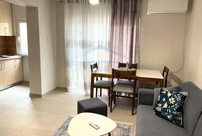 Shtepi me qera Apartament ne Tirane, 3+1, Mobilimi E mobiluar, Pagesa 750  Euro.