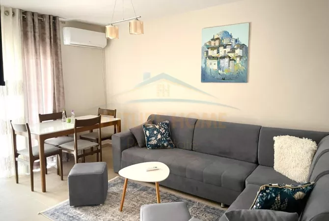 Shtepi me qera Apartament ne Tirane, 3+1, Mobilimi E mobiluar, Pagesa 750  Euro.
