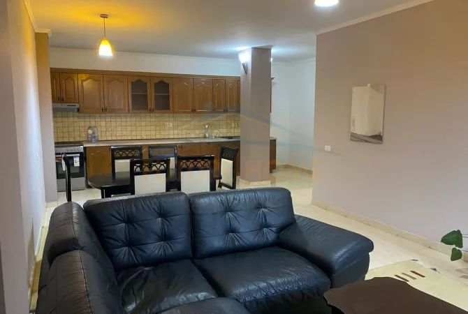 Shtepi me qera 2+1 ne Tirane - 550 Euro