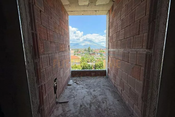 Shtepi ne shitje Apartament ne Tirane, 1+1, Mobilimi Bosh, pa mobiluar, Pagesa 76,000  Euro.