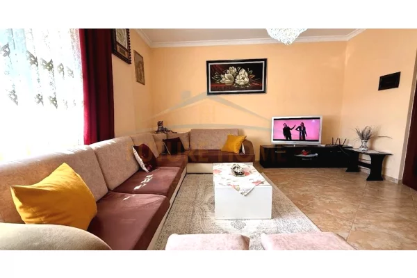 Shtepi ne shitje 1+1 ne Tirane - 140,000 Euro