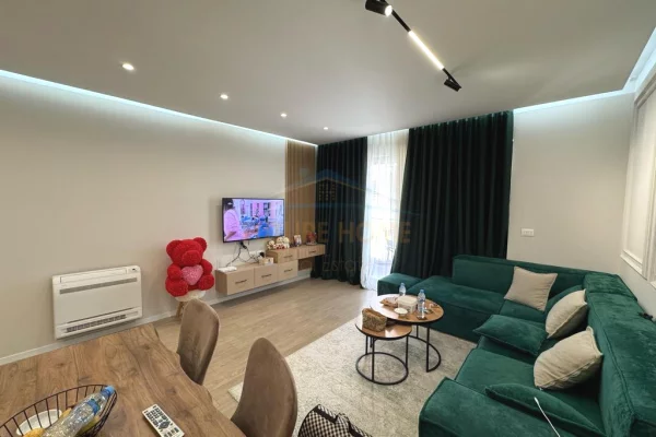 Shtepi ne shitje Apartament ne Tirane, 2+1, Mobilimi E mobiluar, Pagesa 235,000  Euro.