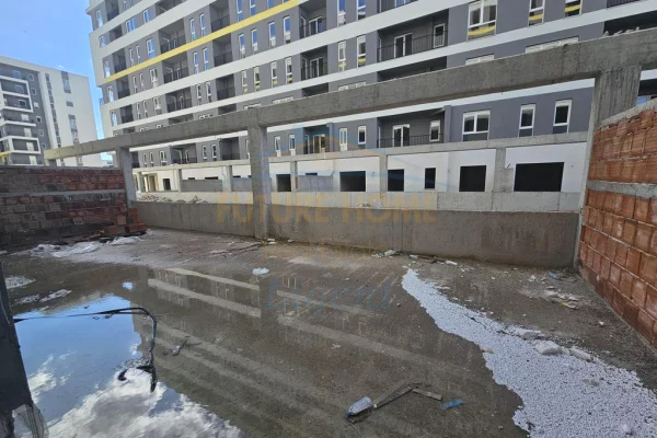 Shtepi ne shitje Apartament ne Tirane, 2+1, Mobilimi Bosh, pa mobiluar, Pagesa 152,000  Euro.