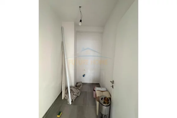 Shtepi ne shitje Apartament ne Tirane, 2+1, Mobilimi Bosh, pa mobiluar, Pagesa 204,000  Euro.