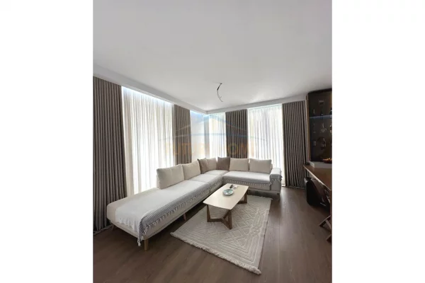 Shtepi ne shitje Apartament ne Tirane, 3+1, Mobilimi E mobiluar, Pagesa 350,000  Euro.