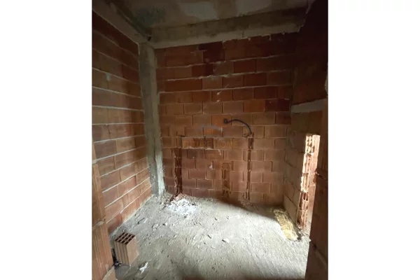 Shtepi ne shitje 1+1 ne Tirane - 90,000 Euro