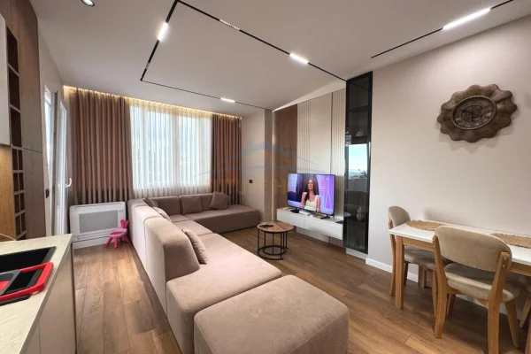 Shtepi ne shitje 2+1 ne Tirane - 180,000 Euro