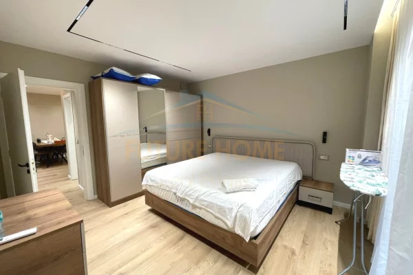 Shtepi ne shitje Apartament ne Tirane, 2+1, Mobilimi E mobiluar, Pagesa 198,000  Euro.