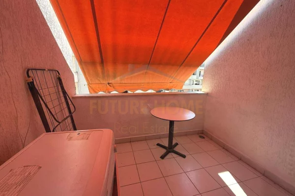 Shtepi ne shitje Apartament ne Tirane, 1+1, Mobilimi E mobiluar, Pagesa 127,000  Euro.