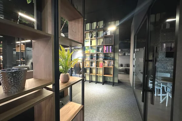 Qera,Zyre Luksoze,Kompleksi Delijorgji !