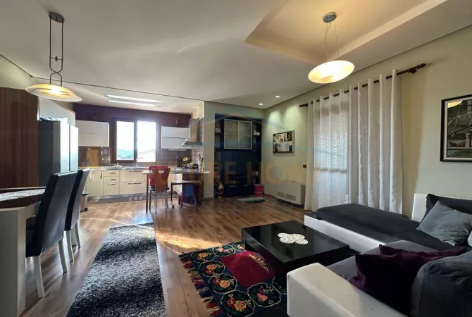 Shtepi ne shitje Apartament ne Tirane, 1+1, Mobilimi E mobiluar, Pagesa 175,000  Euro.