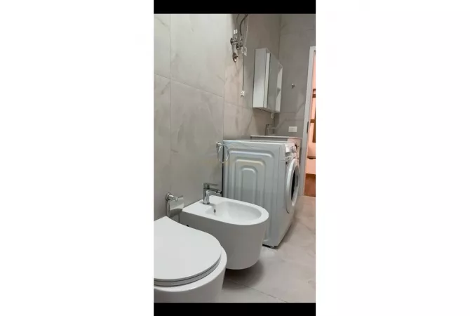 Shtepi ne shitje Apartament ne Tirane, 2+1, Mobilimi E mobiluar, Pagesa 200,000  Euro.