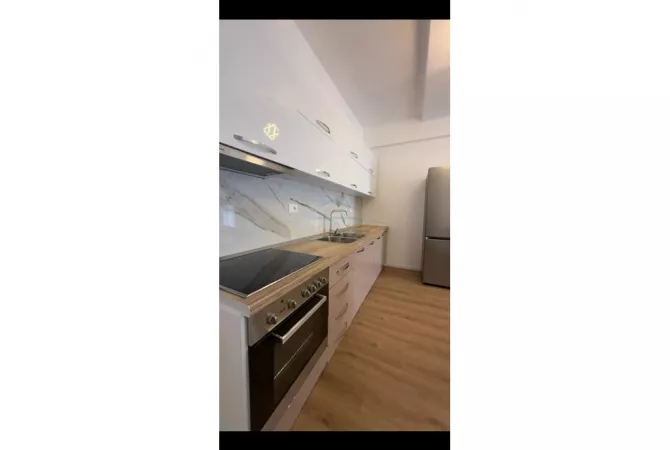 Shtepi ne shitje Apartament ne Tirane, 2+1, Mobilimi E mobiluar, Pagesa 200,000  Euro.