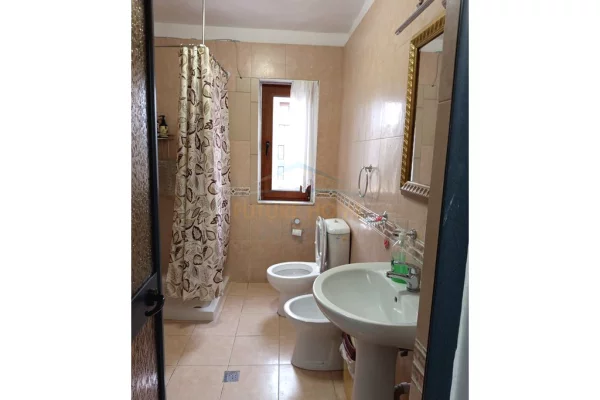 Shtepi me qera 2+1 ne Tirane - 600 Euro