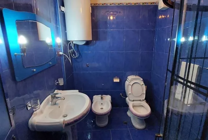 Shtepi ne shitje Apartament ne Tirane, 2+1, Mobilimi E mobiluar, Pagesa 298,500  Euro.