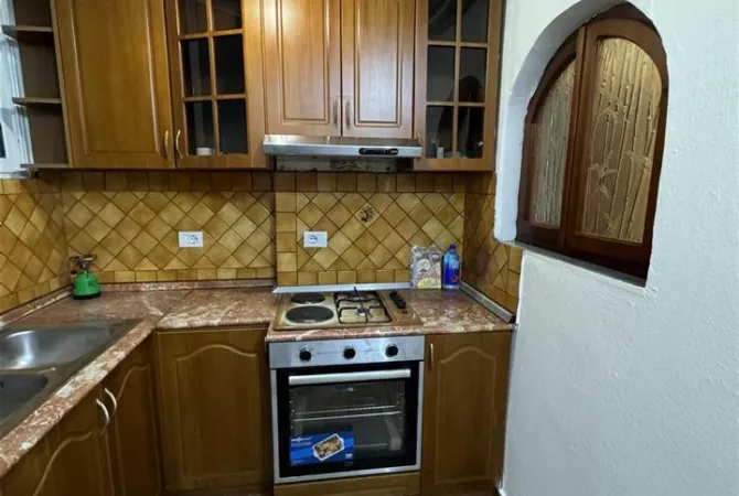 Shtepi me qera 2+1 ne Tirane - 50,000 Leke