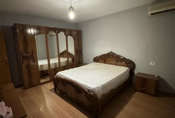 Shtepi me qera 2+1 ne Tirane - 50,000 Leke