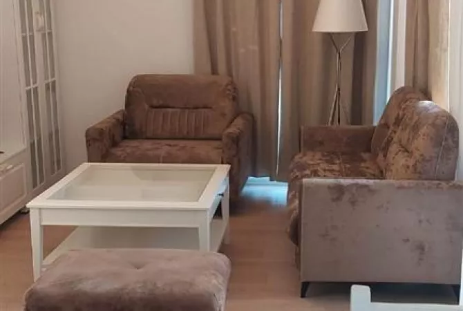 Shtepi me qera 2+1 ne Tirane - 650 Euro