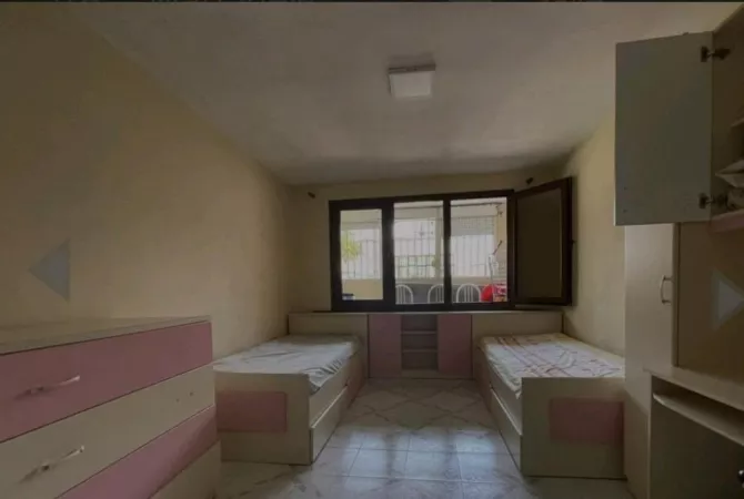 Shtepi me qera Apartament ne Tirane, 2+1, Mobilimi E mobiluar, Pagesa 550  Euro.