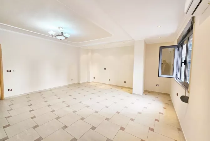 Ambient biznesi me qera 3+1 ne Tirane - 950 Euro