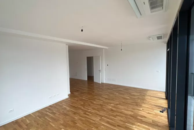 ZYRE ME QERA 136 M2 RRUGA E KOSOVAREVE 1.400 EURO