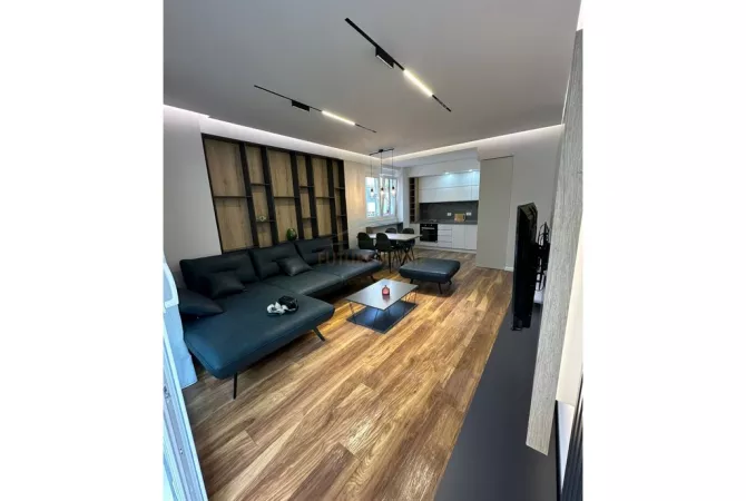 Shtepi me qera 2+1 ne Tirane - 1,200 Euro