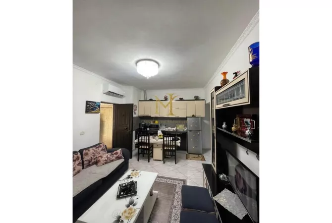 Shtepi ne shitje Apartament ne Durres, 2+1, Mobilimi E mobiluar, Pagesa 63,000  Euro.