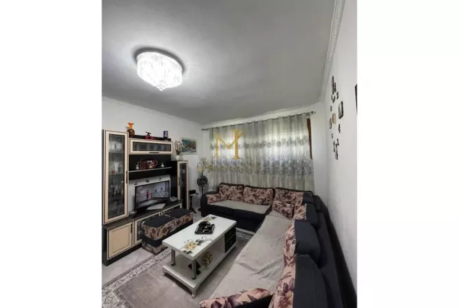 Shtepi ne shitje Apartament ne Durres, 2+1, Mobilimi E mobiluar, Pagesa 63,000  Euro.