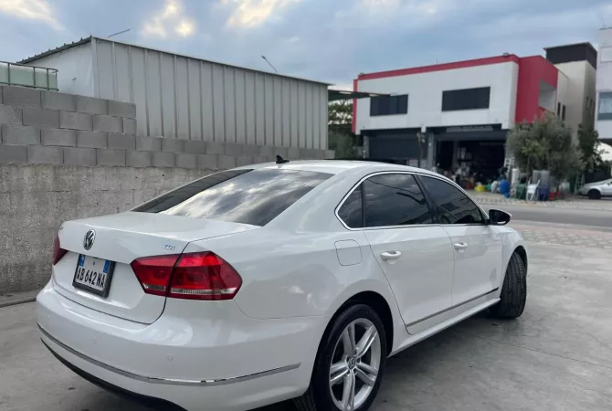 Makina ne shitje  ne Tirane - 8,600 Euro