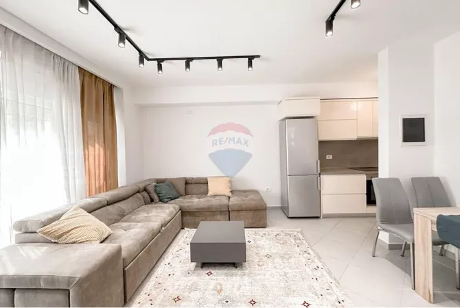 Shtepi me qera 2+1 ne Tirane - 800 Euro
