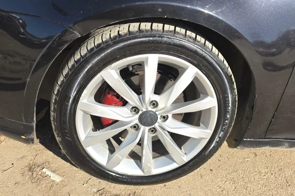 Makina ne shitje ne Tirane, Volkswagen, 2006 Diesel,Kambio Automatik Pagesa 310,000  Leke.