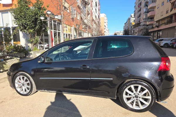 Cars for sale in Tirana - 310,000 Leke