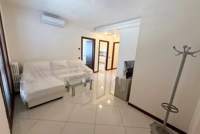 Shtepi me qera 1+1 ne Tirane - 45,000 Leke