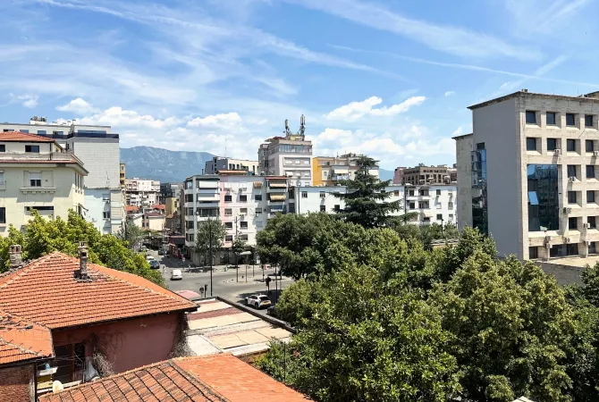 Shtepi me qera Apartament ne Tirane, 1+1, Mobilimi E mobiluar, Pagesa 45,000  Leke.
