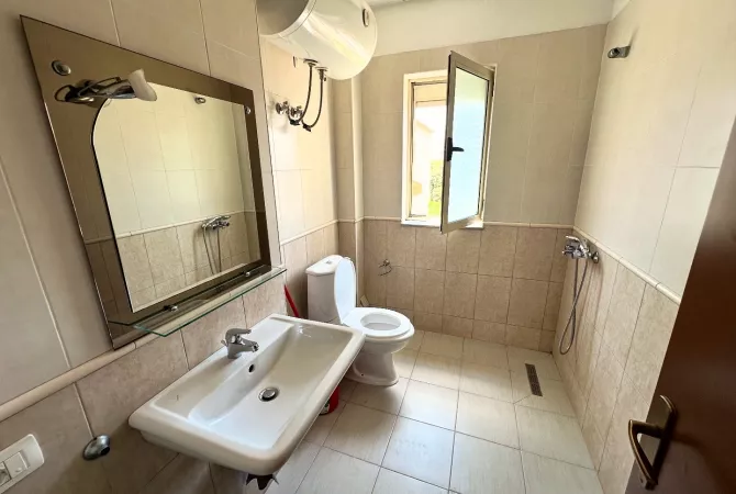 Shtepi me qera Apartament ne Tirane, 1+1, Mobilimi E mobiluar, Pagesa 45,000  Leke.