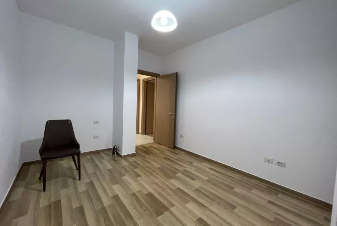 Shtepi me qera Apartament ne Tirane, 2+1, Mobilimi E mobiluar, Pagesa 600  Euro.