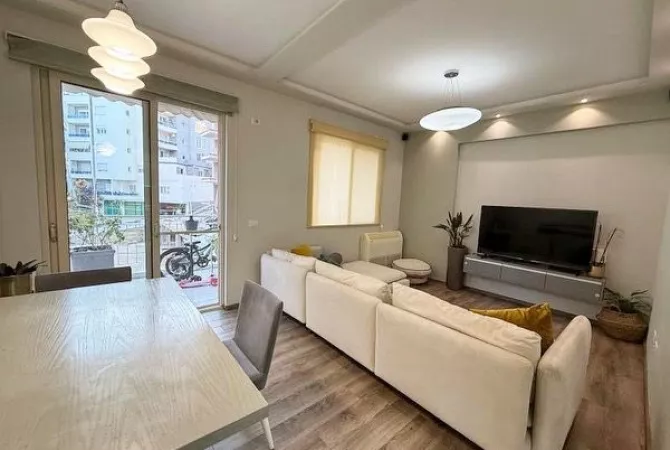 Shtepi me qera 2+1 ne Tirane - 690 Euro