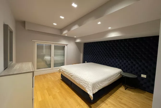 Shtepi ne shitje Duplex(shtepi me 2 kate) ne Tirane, 2+1, Mobilimi E mobiluar, Pagesa 230,000  Euro.