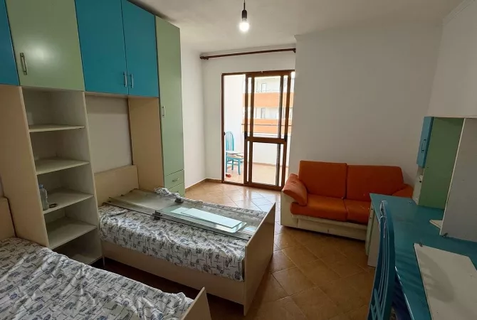 Shtepi ne shitje Apartament ne Tirane, 2+1, Mobilimi E mobiluar, Pagesa 127,000  Euro.