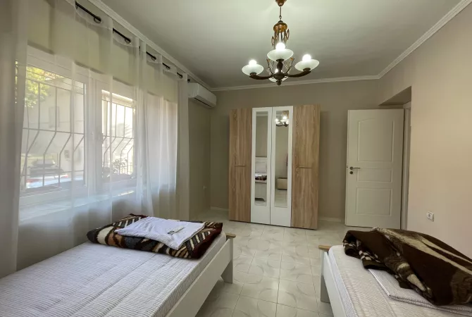 Shtepi me qera Apartament ne Tirane, 2+1, Mobilimi E mobiluar, Pagesa 600  Euro.