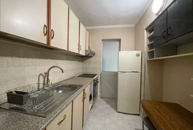 Shtepi me qera Apartament ne Tirane, 2+1, Mobilimi E mobiluar, Pagesa 600  Euro.