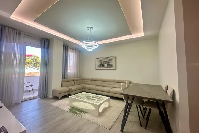 Shtepi me qera 2+1 ne Tirane - 1,050 Euro