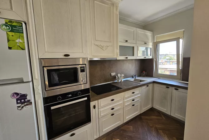 Shtepi ne shitje Apartament ne Tirane, 1+1, Mobilimi E mobiluar, Pagesa 107,000  Euro.